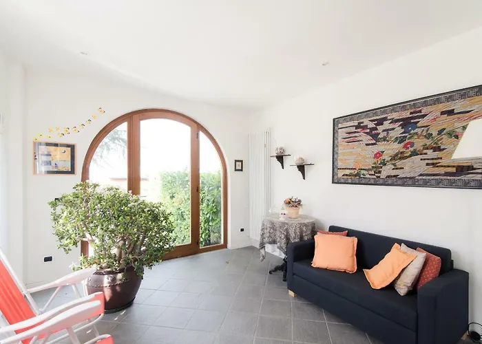 Giu Luxury - The House Of Travelers