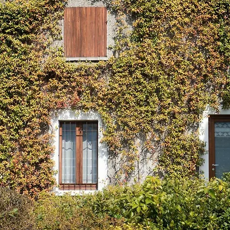 Giù Luxury - The House Of Travelers