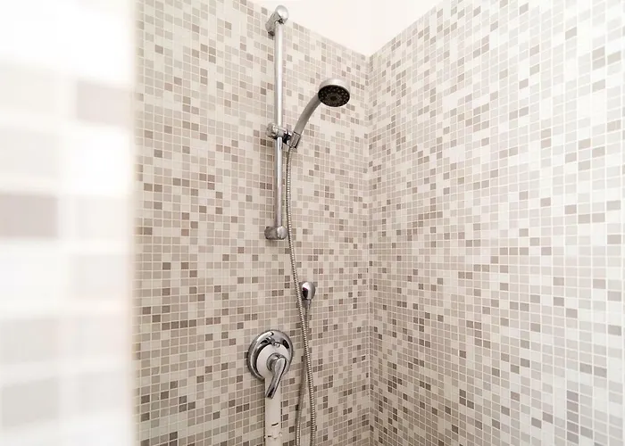 Giù Luxury - The House Of Travelers