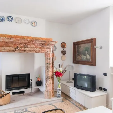 Giù Luxury - The House Of Travelers Villa *