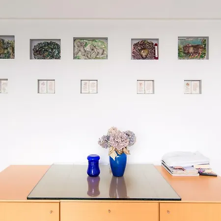 Giù Luxury - The House Of Travelers *