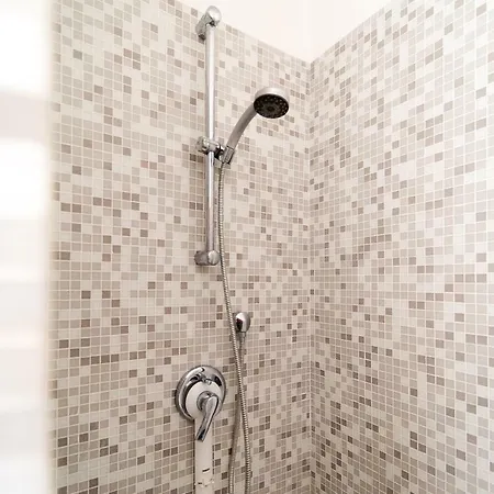 Giu Luxury - The House Of Travelers